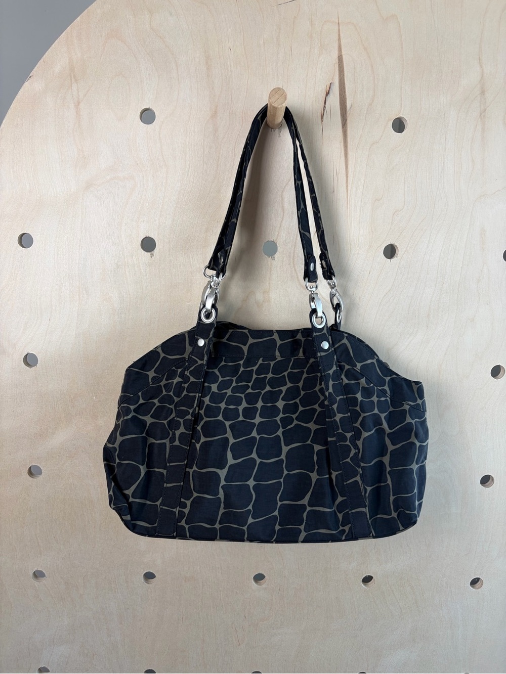 Baggallini Hampton Shoulder Tote Bag – Black & Gray Giraffe Print Nylon - Picture 7 of 10